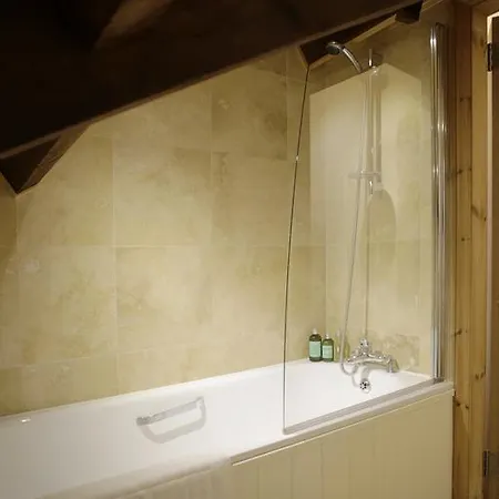 The Old Town Hall לינה וארוחת בוקר 5*