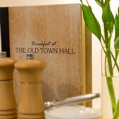 The Old Town Hall 5* רדמייר